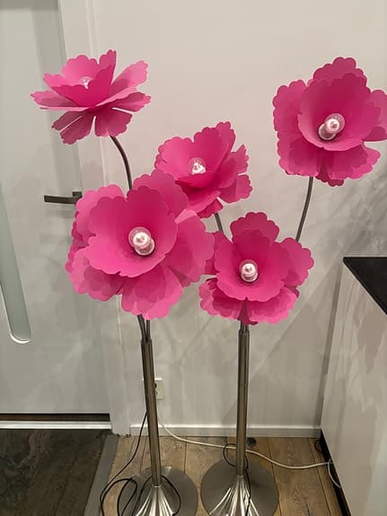 Golvlampa blomformad rosa