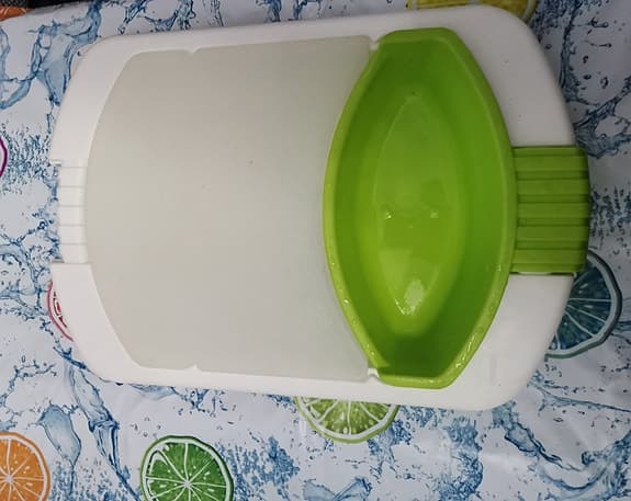 Skärbräda med skål