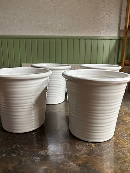 Vita krukor i keramik ca 26 cm höga