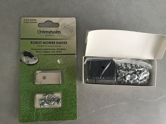 Knivblad till robotgräsklippare 60 + 9 st. Ny i förpackningen.