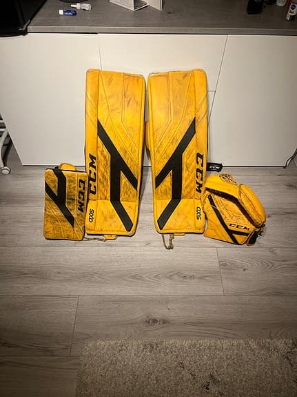 CCM Axis målvaktsutrustning gula