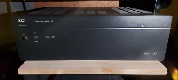 Nad slutsteg c272 och Nad c 372 stereo även går att ha till bara slutsteg