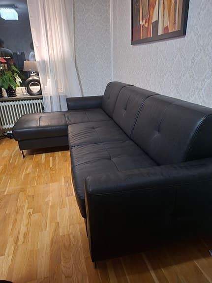 Jysk hörnsoffa svart konstläder
