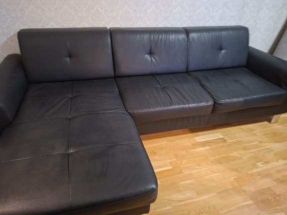 Jysk hörnsoffa svart konstläder