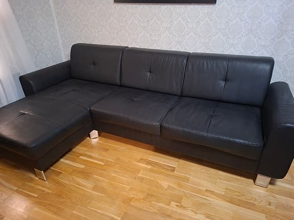 Jysk hörnsoffa svart konstläder