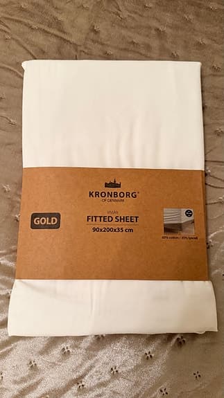 Vivian Gold Kronborg dra-på-lakan 90x200x35 cm vit