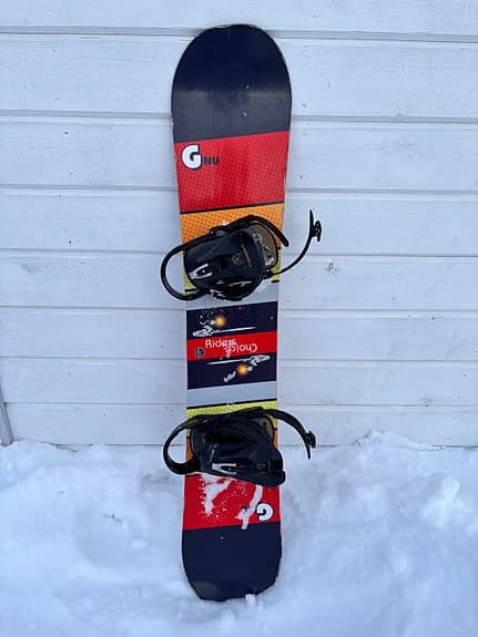 Snowboard med bindning - Gnu Riders Choice