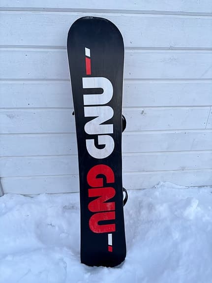 Snowboard med bindning - Gnu Riders Choice
