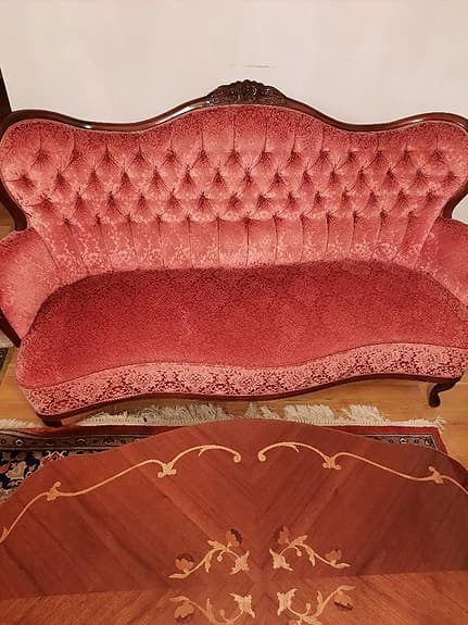 Tre sits rokoko röd sofa i perfekt skick!