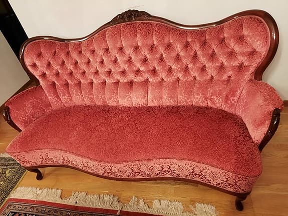 Tre sits rokoko röd sofa i perfekt skick!