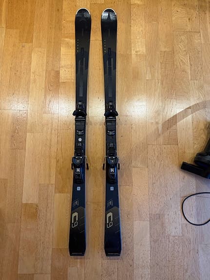 Atomic Cloud C9 alpinskidor 164 cm svart