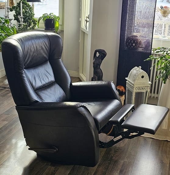 Svart recliner fåtölj i läder