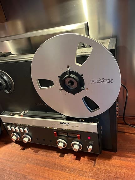 REVOX A-77 MKlV Nu 3.995:- RullBandspelare 2x8watt högtalare 4Spårs  9,5/19 cm
