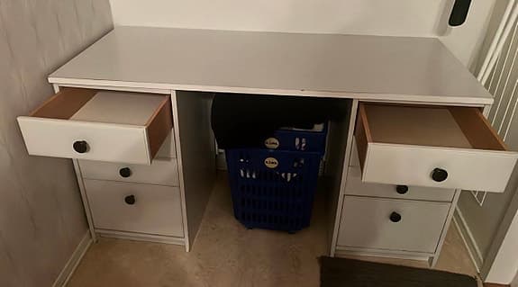 IKEA skrivbord med lådor vitt