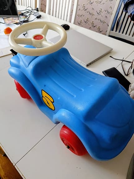 Spark-bil (typ Bobbycar)
