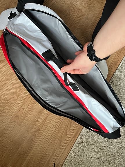 Yonex racketväska svart röd