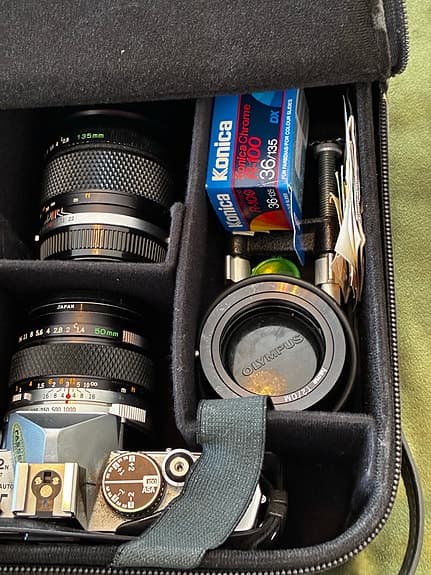 Olympus OM-2N Pro Analog Kit – 50/1.4 + 135/2.8 + Vivitar 3500 TTL