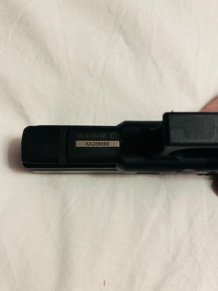 AIRSOFT Glock-replika (6 mm BB) – EJ riktig pistol – startkit ingår