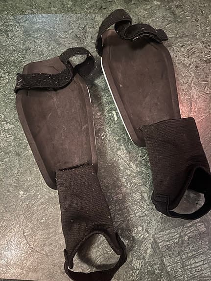 Nike charge benskydd barn/junior