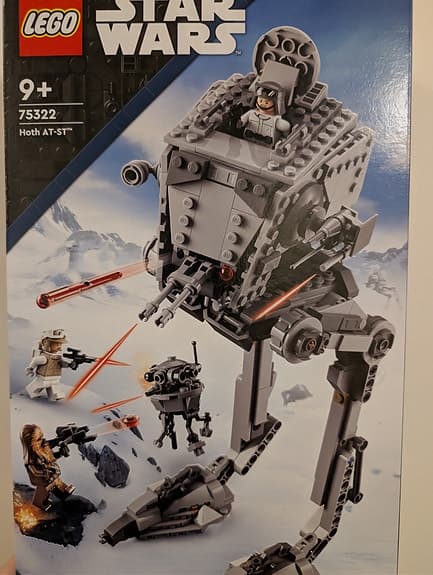 LEGO 75322 Star Wars Hoth AT-ST Chewbacca Minifigure and Droid Figure Set