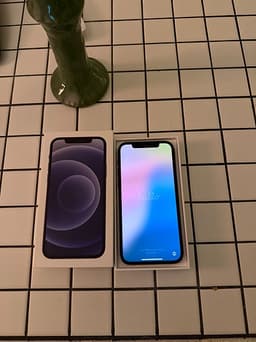 Apple iPhone 12 64GB(grymt skick)