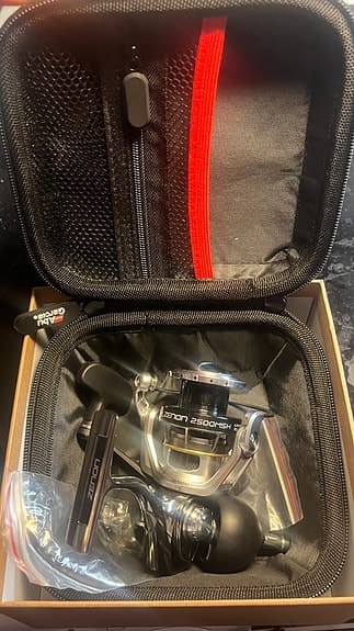 Abu Garcia Zenon 2500MSH haspelrulle med tillbehör