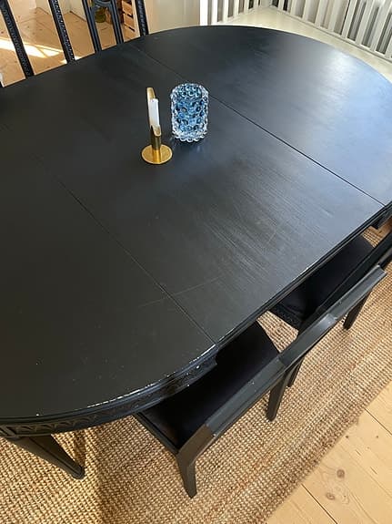 Gustaviansk matgrupp 6 stolar + 2 iläggskivor