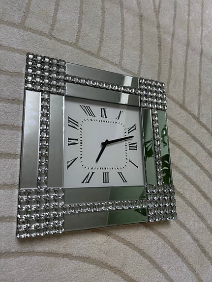 väggklocka kvadratisk glas silverfärgade dekorstenar