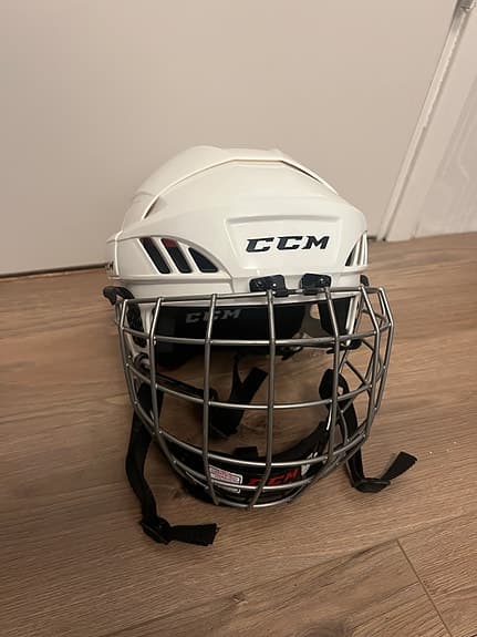 CCM FL40 ishockeyhjälm med galler vit