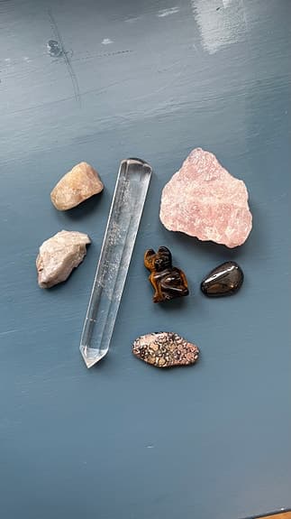 Ametist, tigger öga, clear quartz, pink quartz, jaspis, rosen quartz