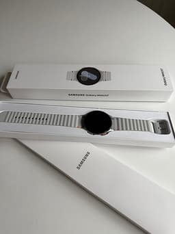 Samsung Galaxy Watch7 smartklocka vit