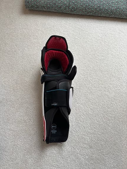 CCM Jetspeed ft6 PRO benskydd