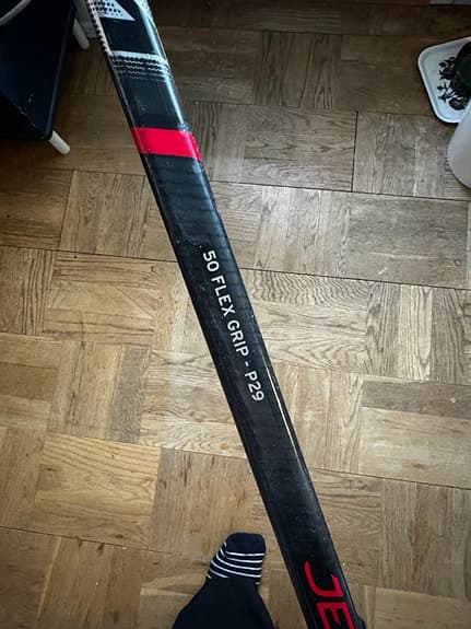 • CCM hockeyklubba 50 flex och grip-skaft P29
