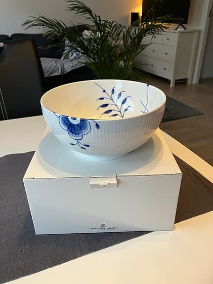 Stor porslinsskål Blue Fluted Mega från Royal Copenhagen