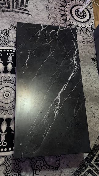 Ikea soffbord svart marmormönstrad skiva metallstativ