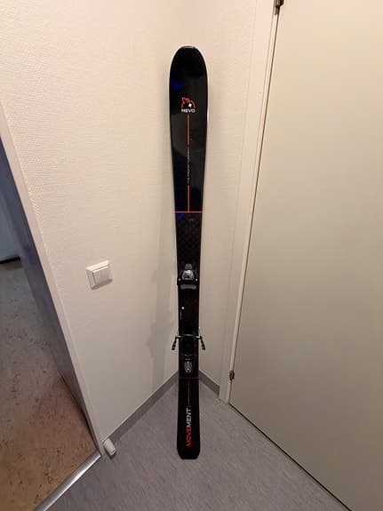 Movement Revo 91 skidor Marker griffon 13 id monterade