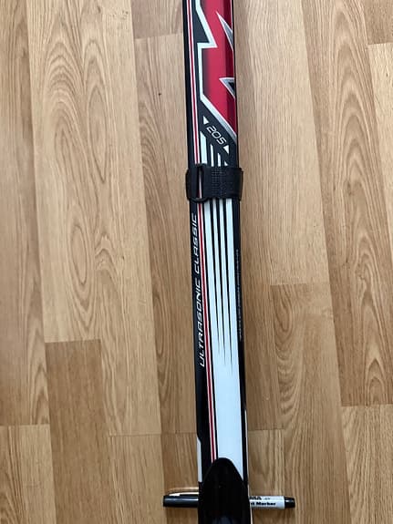 Madshus Ultrasonic längdskidor röd/vit/svart, 205cm