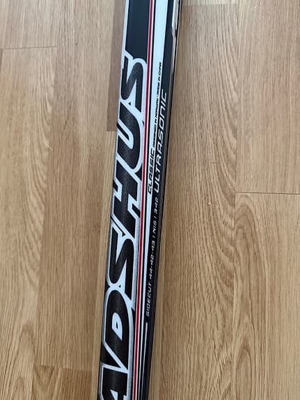 Madshus Ultrasonic längdskidor röd/vit/svart, 205cm