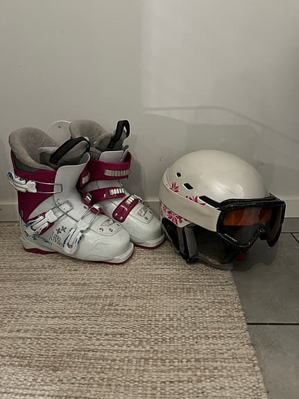 Nordica pjäxor 275 mm och Zola skid- och snowboardhjälm vit