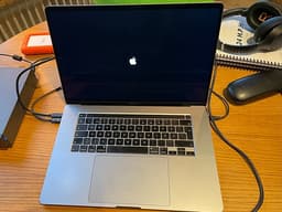 Apple MacBook Pro laptop 16 tum silver (BRA för FOTO eller FILM REDIGERING)