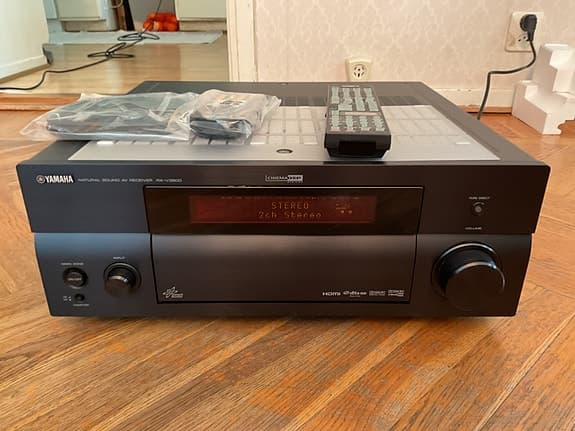 Yamaha RX-V 3800 .förstärkare 7 X140 watt 8 Ohm en kanal .som ny