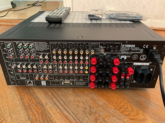Yamaha RX-V 3800 .förstärkare 7 X140 watt 8 Ohm en kanal .som ny