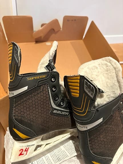 Bauer Supreme One Elite ishockeyskridskor junior svart storlek Y12R