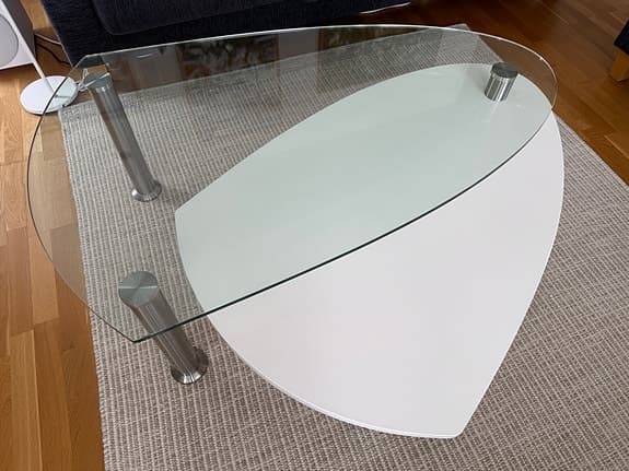 Soffbord i glas med justerbar underskiva