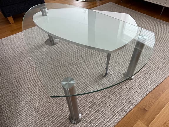 Soffbord i glas med justerbar underskiva