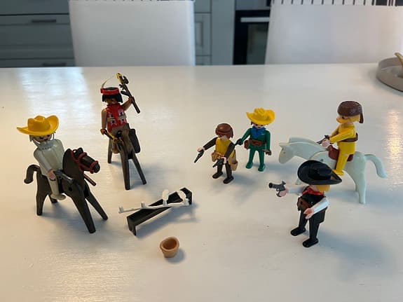 Playmobil-  figurer med tillbehör