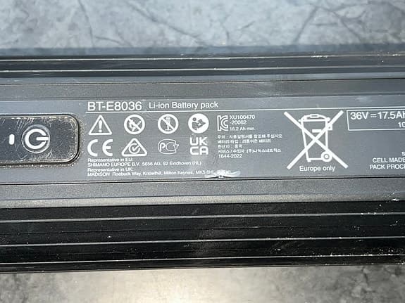 Shimano BT-E8036 batteripack för elcykel 630 Wh svart