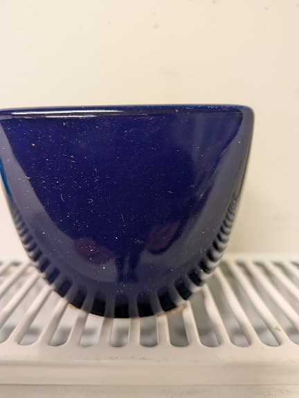 Mörkblå liten kruka i porslin