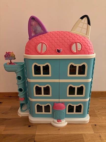 Gabbys dollhouse