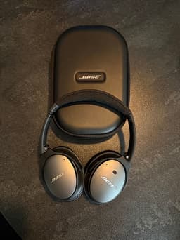 Bose QuietComfort over-ear hörlurar med fodral